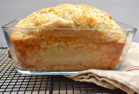 Cheesy Cheddar Garlic Quick Bread