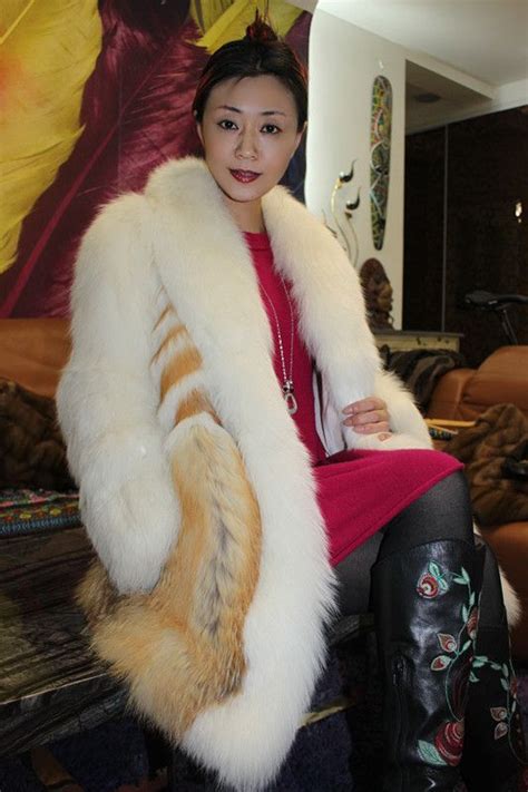 Pin By Sina Magdalena On Inspiration Fur Fashion Women Fashion