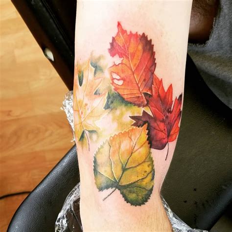 20 Fall Inspired Tattoos That Show Off The Dreamiest Autumn Leaves