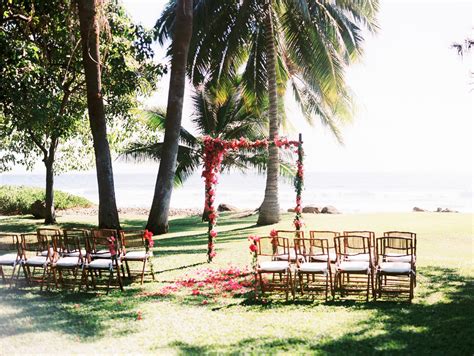 Hawaiian Style Wedding On Maui Mauis Angels Wedding Blog Weddings