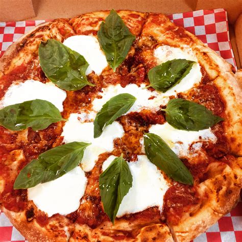 The Best Pizza in Bend Oregon | Raganelli's Pizza