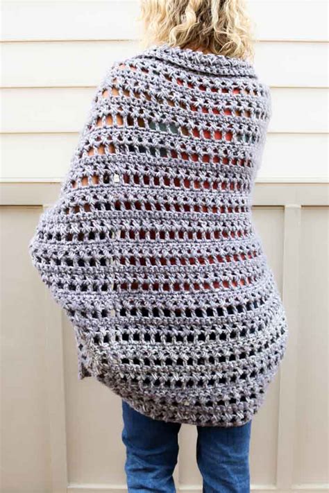 Find fantastic free crochet patterns and knitting patterns at the whoot. oversized-crochet-cardigan-free-pattern-4 » Make & Do Crew