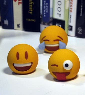 Kann man weitere emojis für whatsapp herunterladen? Die Top 10 der missverstandenen Emoji-Bedeutungen ...