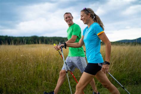 Nordic Walking Obrazy Zdjęcia I Ilustracje Istock