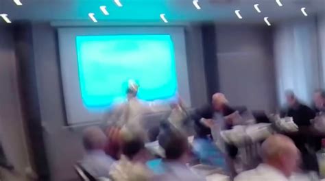 Magyarországon a koronavírus miatt a kórházi kezelésre szorulók száma csökkenést mutat. Videó: tortát vágott a német migránsellenes párt ...