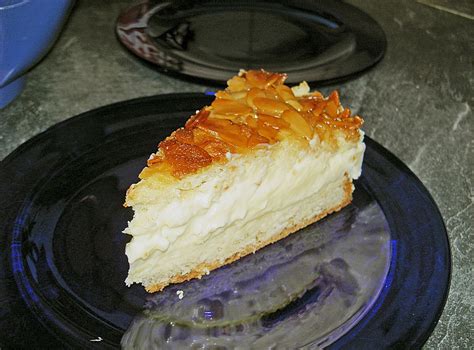 Maybe you would like to learn more about one of these? Bienenstich mit Pudding und Sahne von brisane | Chefkoch.de