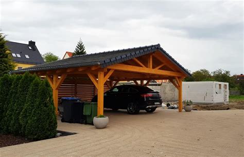 Both garages and carports can be attached to a home or freestanding. Carport vs. Garage - What are the Design, Structural and Cost Differences?