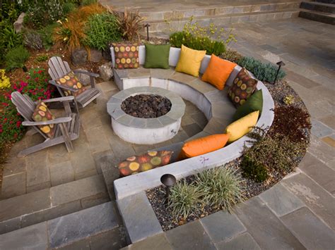 Everybody loves a sunken fire pit! Sunken fire pit... YES, another one. :o] | Vuurplaats ...