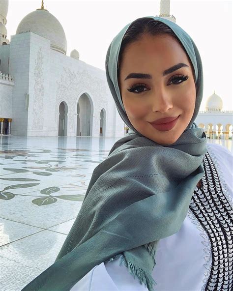 19 Hijab Instagram Models Fashion Terpopuler