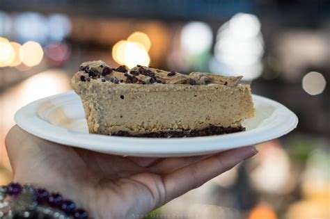 At living light culinary institute we offer the most professional raw vegan culinary education in the world. glutenfreier_Raw-Kuchen_Foodmarket_Capetown_Suedafrika ...