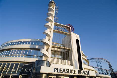 Artdecostyle Art Deco Style Entrance Puilding At Blackpool