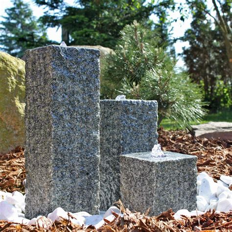 Diese säule aus massivem granit wurde in überwiegender handarbeit gefertigt. CLGarden Granit Springbrunnen SB2 3 Säulen Gartenbrunnen ...