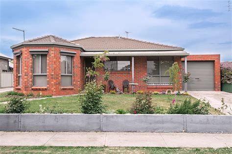 1/203 Ripon Street South, Ballarat Central VIC 3350 - Townhouse For