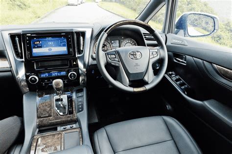 Gambar tentang Sewa Alphard Di Jakarta Timur Sewa dan Rental Mobil 