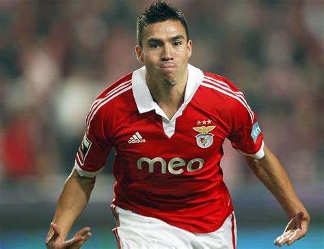 Born 23 february 1988) is an argentine professional footballer who plays for portuguese club braga and the argentina national team, mainly as an attacking midfielder. Nico Gaitán, clave en el tricampeonato del Benfica | El ...