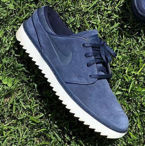 Best golf shoes mens are designed to be stylish and provide comfort for all day use. Nike SB Stefan Janoski Golf Shoe Release Date - Sneaker Bar Detroit