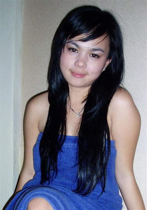 Cewek Bule Cantik Nungging Pamer Memek Bugil Hot Foto