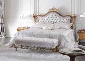 Porta stile ed eleganza a portata di mano con l'ultima app per tastiera gratuita! Letto in stile Luigi XV, per camera matrimoniale di lusso ...