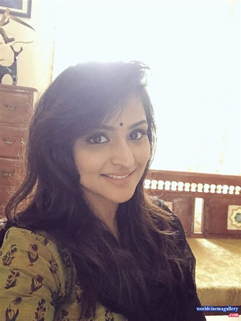 This video is about ramya nambeesan biography and how she started her filim career. Ramya nambisan Stills
