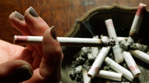 Us Anti Smoking Battle Moves Outdoors News Khaleej Times