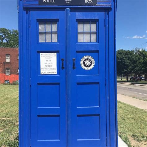 Super Fan Builds Doctor Who Tardis Library In His Detroit Neighborhood