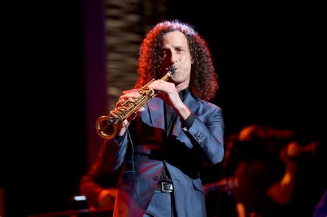 Kenny G Plays Sax On Delta Flight For Charity Spin