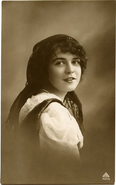 Find photos of vintage woman. Vintage Gypsy Girl Image - The Graphics Fairy