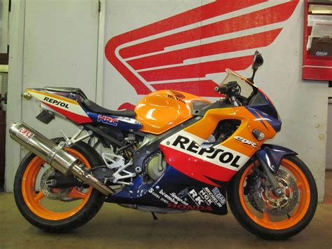 In this version sold from year 2000 , the dry weight is 170.0 kg (374.8 pounds) and it is equipped with a. 2001 Honda Cbr 600 F4i Motorcycles for sale