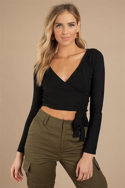 Tobi Crop Tops Womens Shape Of You White Ribbed Wrap Top Black