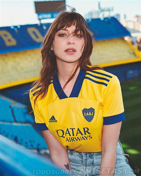 Someone who has a job at a low level within an organization: Tercera camiseta adidas de Boca Juniors 2020-21 - Todo ...