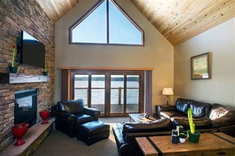 Millions of hotel reviews · easy price comparison The Cabin at Lake Delton Waterfront Villas - Picture of ...