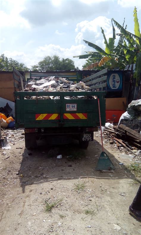 Jadikanlah aktiviti membuat kraftangan dari bahan kitar semula ini sebagai salah satu punca pendapatan tambahan anda. SYARIKAT KAMI MEMBELI BARANGAN KITAR SEMULA DAN E-WASTE ...