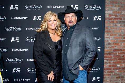 Garth Brooks Says He Fell In Love With Trisha Yearwoods Smell