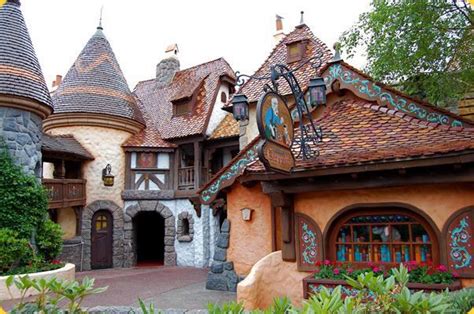 Disneyland Paris Geppettos Workshop World Of Fantasy Village