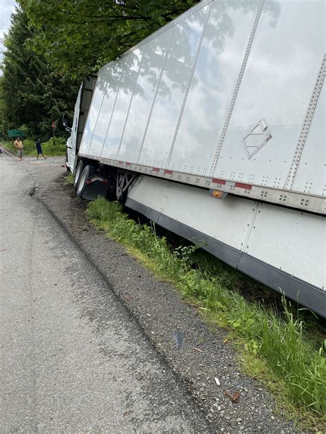 Tipper in the Ditch: Semi-Truck Recovery