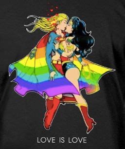Supergirl Wonder Woman Love Is Love Fotografia Femminile
