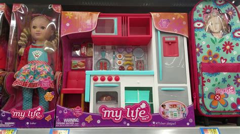 Siwa points to her headboard, which is giant tubes of candy.its jojo siwa / youtube. My LIfe As Toy Hunt . Kitchen, Looking for JoJo siwa doll 2017 - YouTube