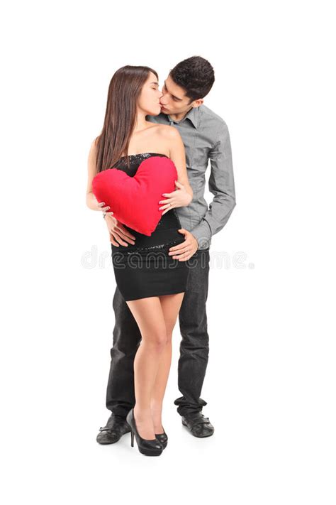 baisers des couples dans l amour image stock image du isolement jeune 35681287