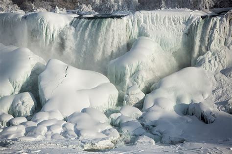 A Frozen Niagara Falls Now A Winter Wonderland Take Off With