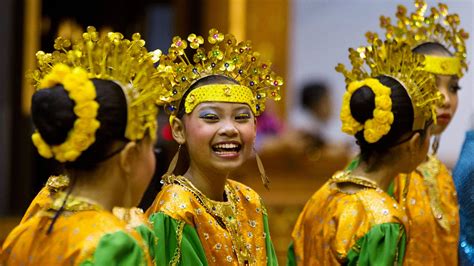Brunei Culture Clothing Brunei Baju Kurung Melayu Riset