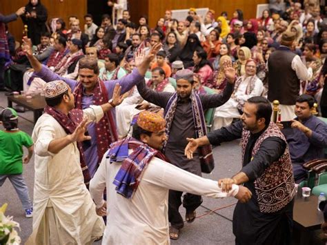 Watch This Is How Sindhi Community From Pakistan And India Showcased