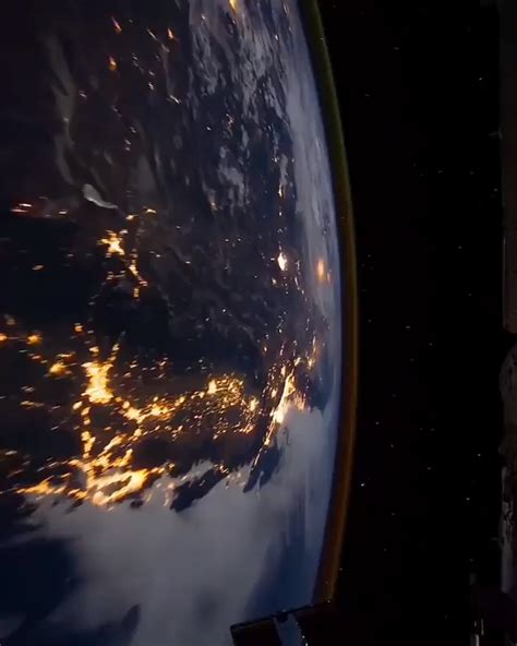 Watch Earth Seen From The Iss Live This Is The Universe Earth