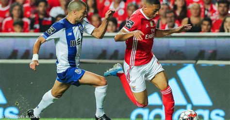 Poucos adjetivos podem descrever o grau de mudança trazido por lage ao benfica, não apenas pelos resultados. 'Vice' FC Porto recebe líder Benfica num embate que pode ...