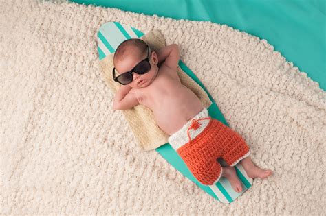 7 Best Baby Sunglasses For Having Fun In The Sun With Your Newborn