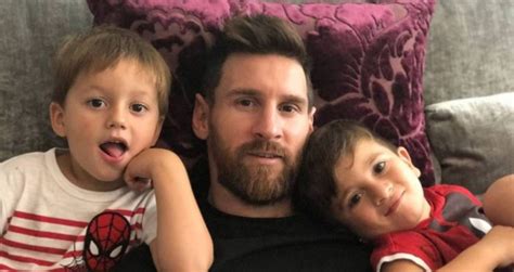 Lionel Messi Papa Pour La Troisième Fois