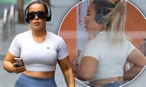 Mafs Star Cathy Evans Flaunts Her Curvaceous Figure In Slim Fitting Active Wear Daily Mail Online