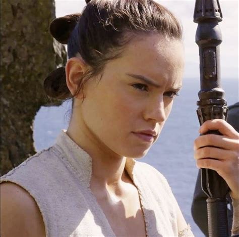 Daisy Ridley As Rey Star Wars Star Wars Movies Posters Rey Star