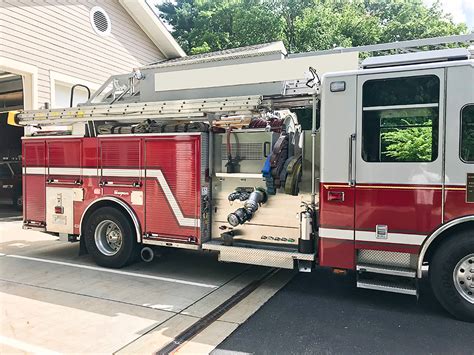 Sold Sold Sold 2005 Seagrave 75′ Aerial Quint Command Fire Apparatus