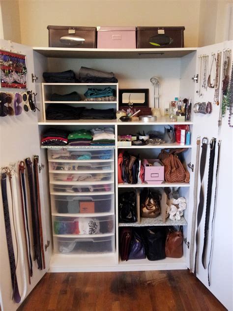 Tiny bedrooms typically have tiny closets. Small Bedroom Closet Organization Ideas - HomesFeed