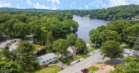 Twin lakes agents featuring listings. Lake Shawnee Jefferson, NJ real estate & homes for Sale ...